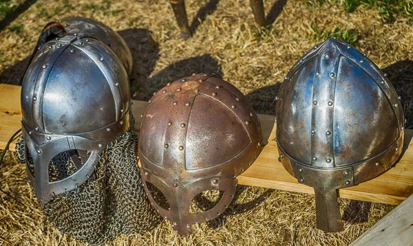 Три Шлема Защитой Носа Носили Средневековые Рыцари Средние Века — стоковое фото