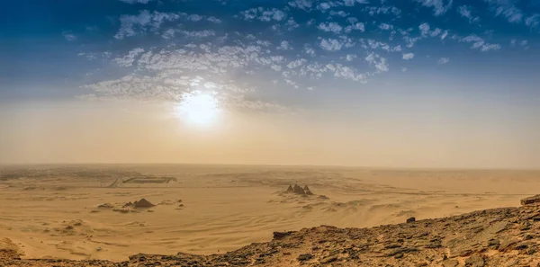 Recording Holy Mountain Jebel Bakal Desert Pyramids Sun Shining Sky — Stock Photo, Image