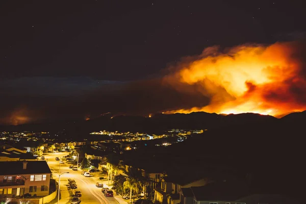 Fumée Feu Broussailles Sable Couvrant Paysage Urbain West Hollywood Coucher — Photo