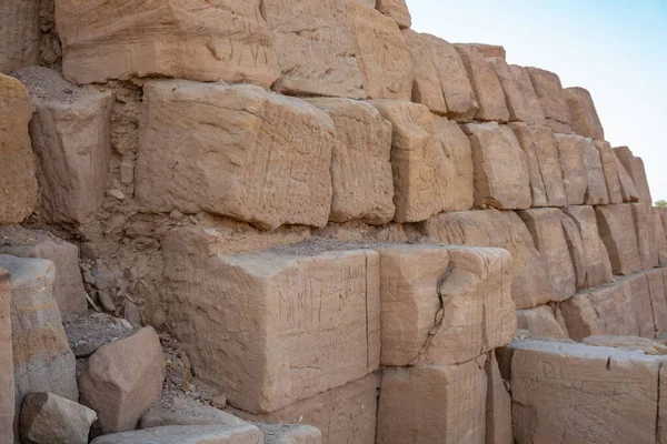 Närbild Pyramid Gjord Grovt Huggen Sandsten Och Sandsten Block Sudan — Stockfoto