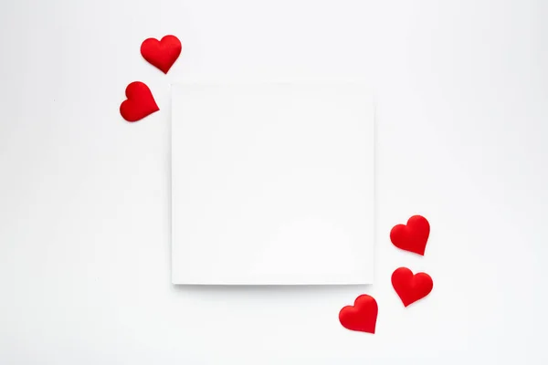Una Romantica Illustrazione Digitale Cuori Rossi Quadrato Bianco Testo Isolato — Foto Stock