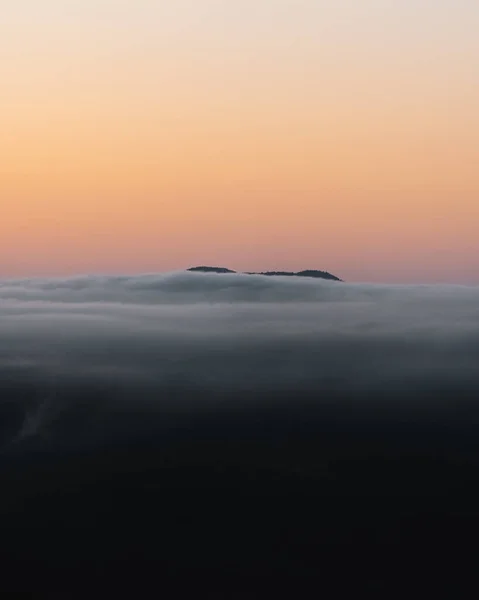 Plano Panorámico Mar Nubes Durante Amanecer —  Fotos de Stock