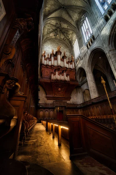 Ett Vertikalt Foto Narbonnes Katedral Frankrike — Stockfoto