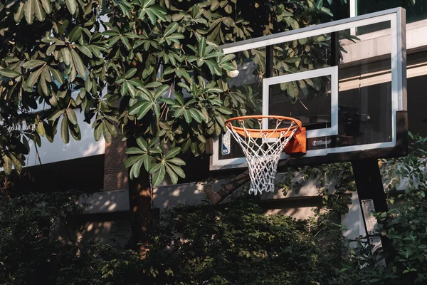 Ein Flacher Schuss Eines Basketballkorbs — Stockfoto