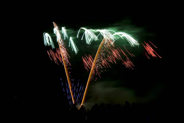 Beau Plan Feux Artifice Colorés Formant Une Lettre Sous Ciel — Photo