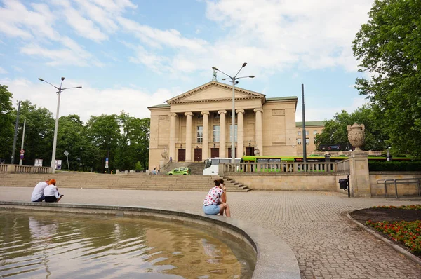 Poznan Polen Mai 2018 Großes Theatergebäude Und Springbrunnen Einem Park — Stockfoto