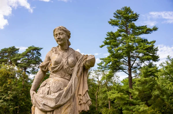 Rogalin Polónia Ago 2020 Escultura Mulher Jardim Palácio — Fotografia de Stock