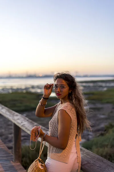 Shallow Focus Shot Young Mulatto Female Seaside Background — Stock Photo, Image