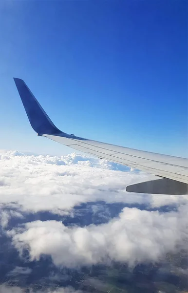 Beautiful Scenery Airplane Wing Flying White Fluffy Clouds — Stock Photo, Image