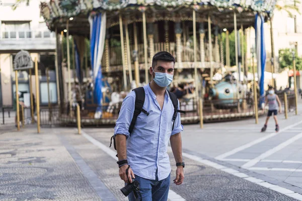 European Male Face Mask Walking Outdoors Concept New Normal — Stock Photo, Image