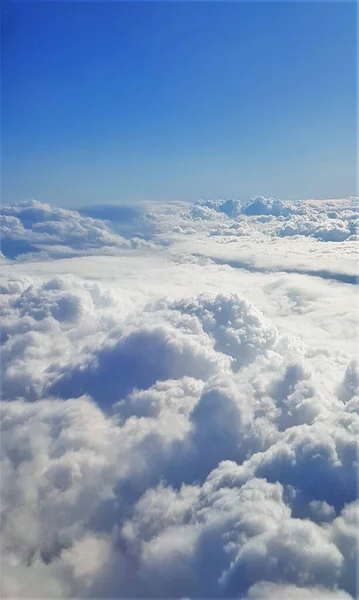Piękny Krajobraz Ziemi Bia Chmury Widziane Samolotu — Zdjęcie stockowe