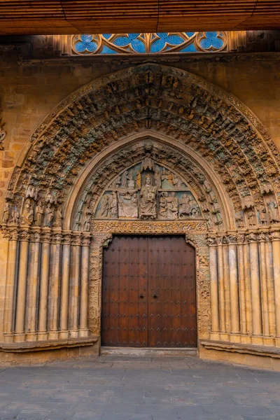 Disparo Vertical Una Puerta Entrada Monasterio Navarra España — Foto de Stock