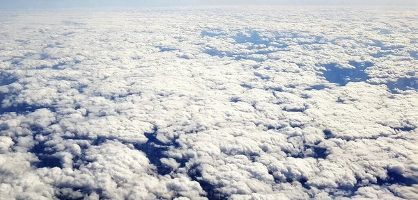 Красиві Пейзажі Землі Білі Хмари Видно Площини — стокове фото
