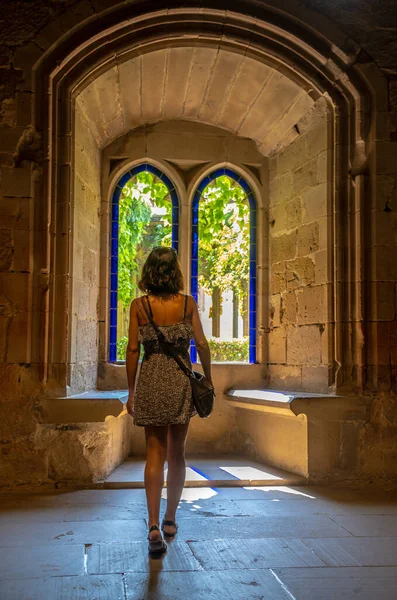 Colpo Verticale Una Giovane Donna Castello — Foto Stock