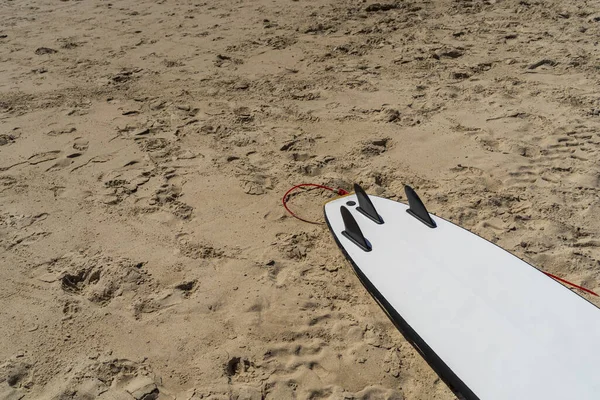 Primo Piano Una Tavola Surf Sulla Spiaggia — Foto Stock