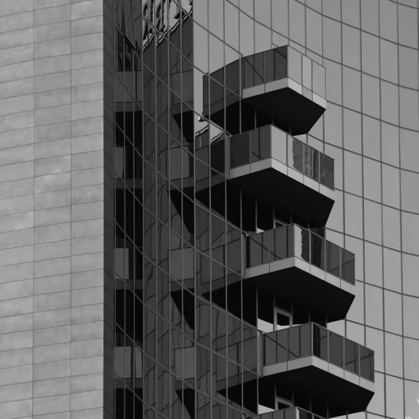 Fasad Och Balkonger Modern Byggnad Med Glasskivor Och — Stockfoto