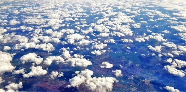 Krásná Krajina Země Bílé Mraky Vidět Letadla — Stock fotografie