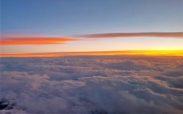 Een Adembenemend Uitzicht Prachtige Witte Wolken Van Bovenaf Gezien Bij — Stockfoto