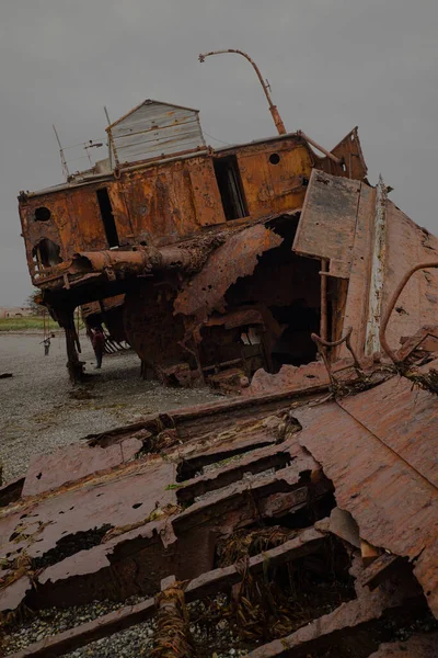 Ein Rostiges Großes Kriegsschiff Strandet Auf Feuerland — Stockfoto