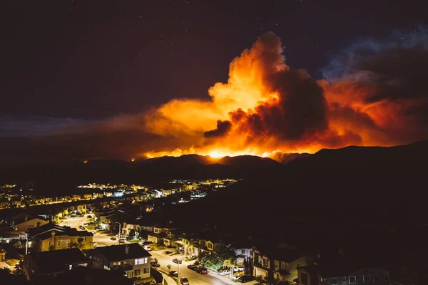 Smoke Sand Brush Fire Covering Santa Clarita Cityscape Sunset California — Stock Photo, Image