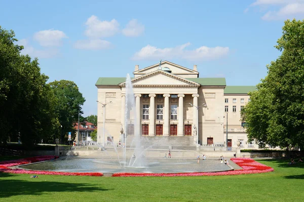 Poznan Poland Ağustos 2016 Şehir Merkezinde Çeşmeli Bir Parkın Yanındaki — Stok fotoğraf