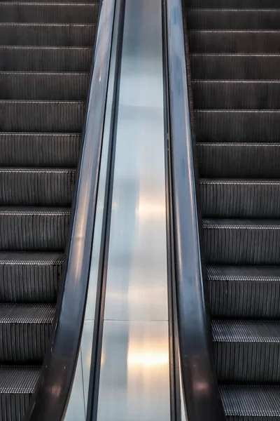 Escaleras Mecánicas Vacías Una Vista Perspectiva — Foto de Stock