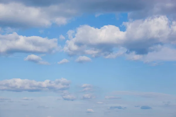 Ángulo Bajo Nubes Cielo Azul — Foto de Stock