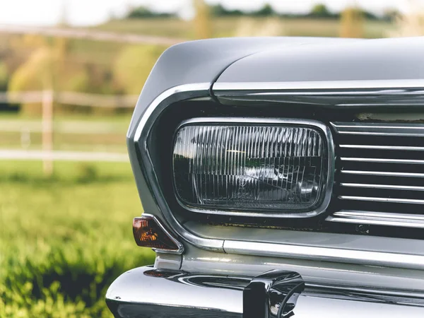 Closeup Shot Front Headlight Classic Vintage Car — Stock Photo, Image