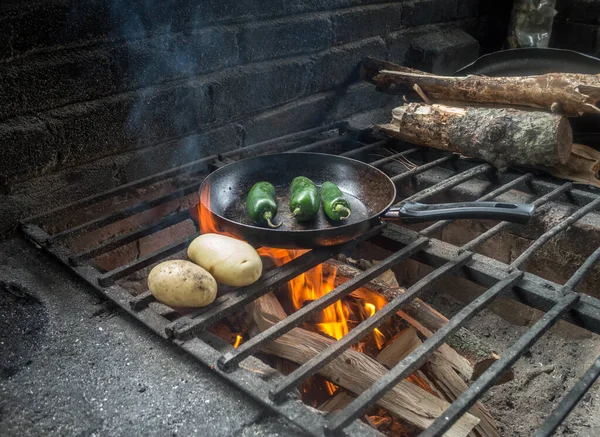 一个精美的蔬菜烧烤过程 — 图库照片
