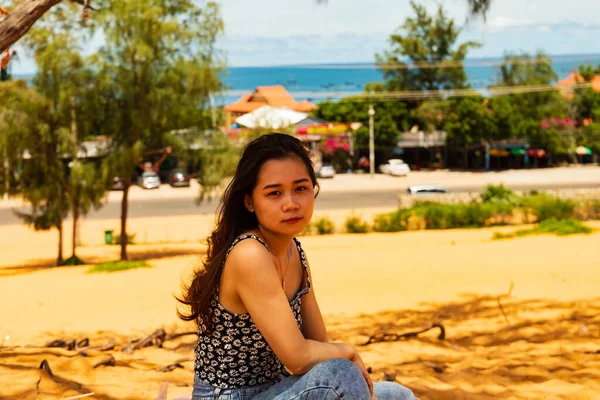 Une Belle Femme Asiatique Dans Ville Mui Vietnam — Photo