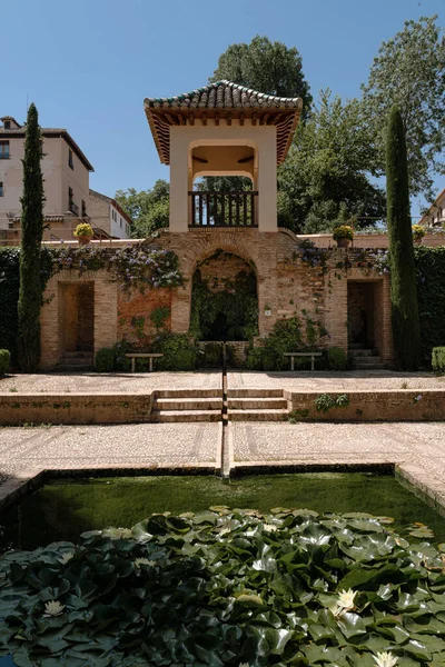 Plano Vertical Entrada Fortaleza Alhambra Granada España — Foto de Stock
