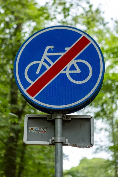 Nederlands Verkeersbord Dat Het Einde Aangeeft Van Een Fietspad Met — Stockfoto