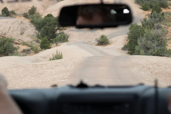 美国Moab 2020年8月2日 周末在美国亚利桑那州摩押市驾驶吉普车驶离公路 — 图库照片
