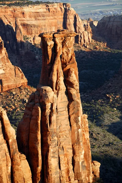 Eine Vertikale Aufnahme Der Felsen Smith Rock State Park — Stockfoto