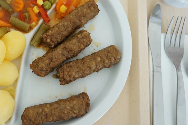 Una Vista Superior Carne Plato Patata Hervida —  Fotos de Stock