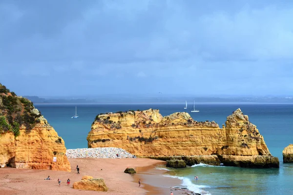 Μια Μαγευτική Θέα Της Παραλίας Του Λάγος Στην Πορτογαλία Μια — Φωτογραφία Αρχείου