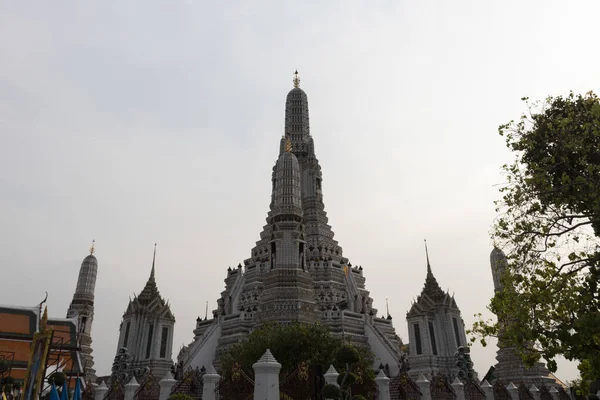 Niski Kąt Strzał Wat Arun Temple Bangkoku Tajlandia — Zdjęcie stockowe