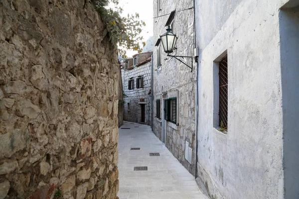 Вузькі Вулиці Невеликого Хорватського Містечка — стокове фото