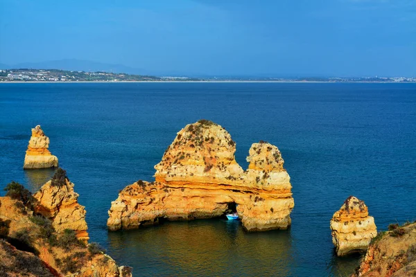 Lagos Portugalia Październik 2019 Piękny Krajobraz Skałami Plaży Lagos Portugalia — Zdjęcie stockowe