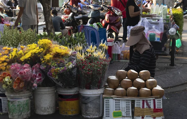 Stand Aire Libre Que Vende Cocos Flores Colores Mercado —  Fotos de Stock