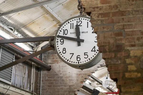 Relógio Pendurado Nova York Durante Dia — Fotografia de Stock