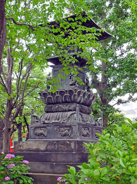 Plano Vertical Una Estatua Asakusa — Foto de Stock