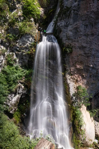 Uma Foto Vertical Cachoeira Vanatarile Ponorului Transilvânia Romênia — Fotografia de Stock