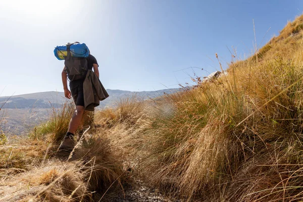 Een Achteraanzicht Foto Van Een Wandelaar Sierra Nevada Spanje — Stockfoto