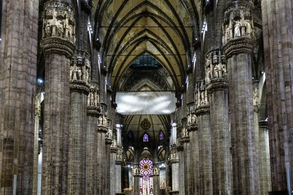 意大利米兰美丽的米兰多莫迪米拉诺的柱子 — 图库照片