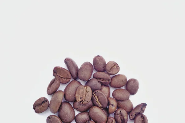 Closeup Roasted Coffee Beans Isolated White Background — Stock Photo, Image