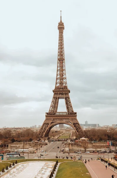 Vackra Landskap Skott Eiffeltornet Paris Molnig Dag — Stockfoto