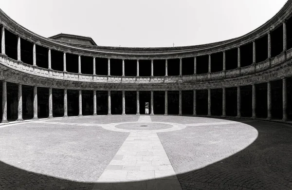 Eine Schöne Graustufenaufnahme Des Palastes Karls Granada Spanien — Stockfoto