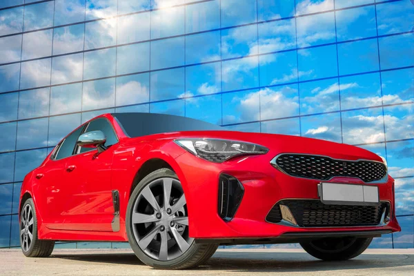 Tiro Ângulo Baixo Carro Vermelho Moderno — Fotografia de Stock