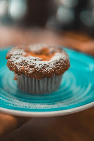 Plan Vertical Délicieux Biscuit Sur Une Assiette Dans Café — Photo